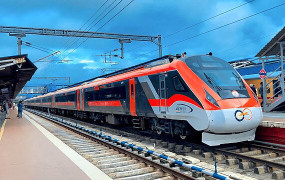 Thiruvananthapuram_Kasaragod_Vande_Bharat_Express_(via_Alappuzha)_-_1st_Rake