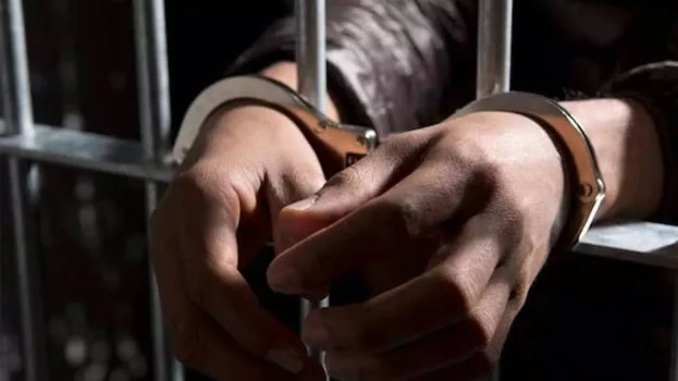 arrested.1.2925263.jpg