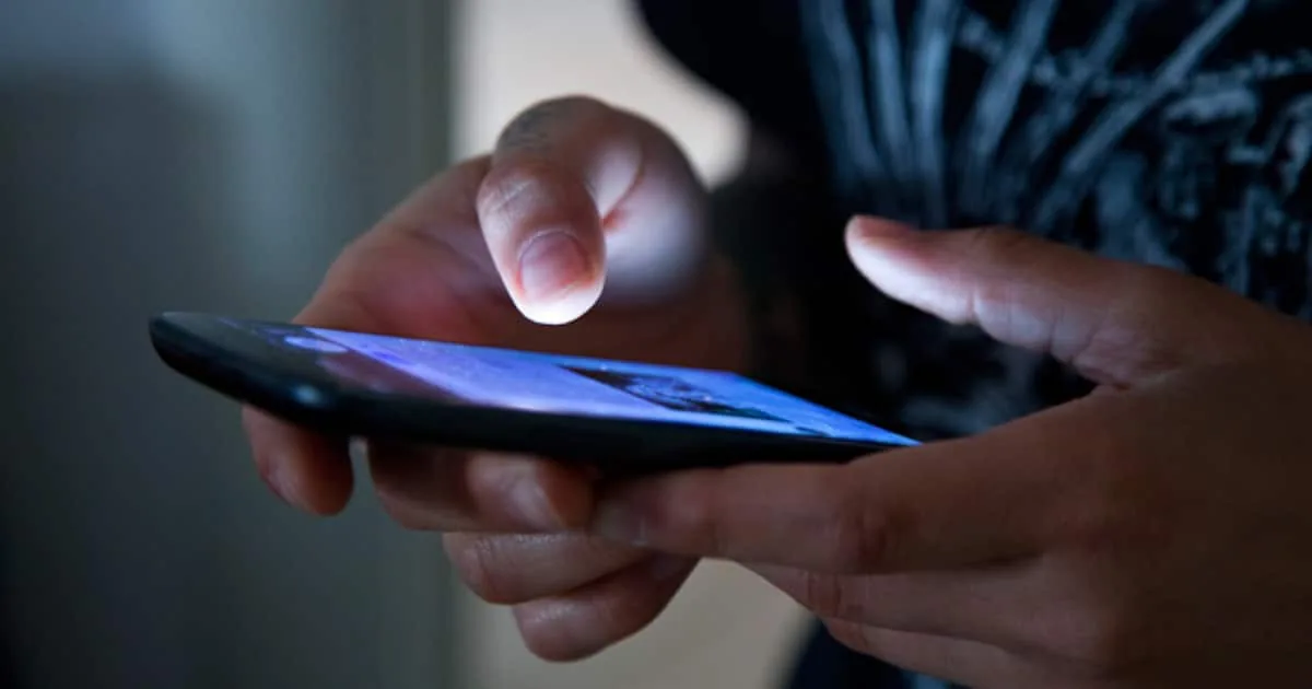 mobile_phone_in_hand_1200x630xt.jpg