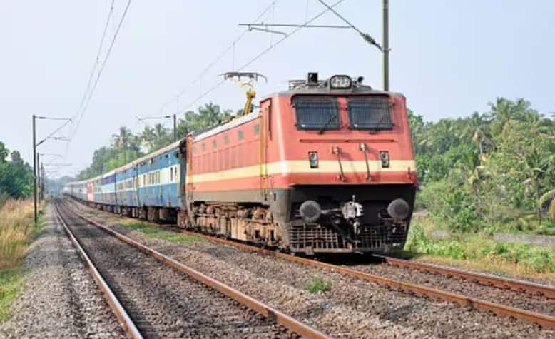 1728009714_train-1.png