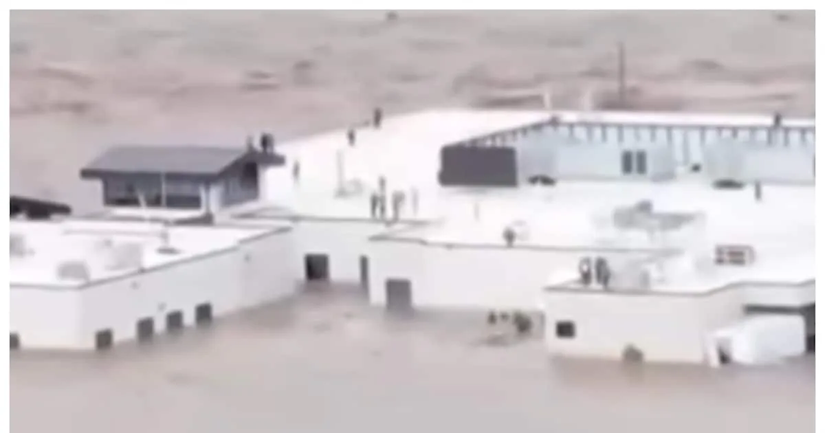 54-people-trapped-atop-us-hospital-after-hurricane-helene_1200x630xt.jpg