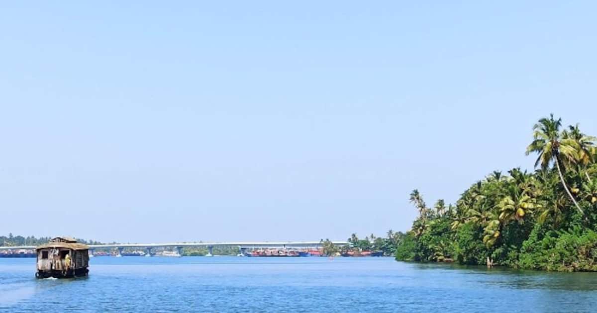 ashtamudi-lake_1200x630xt.jpg