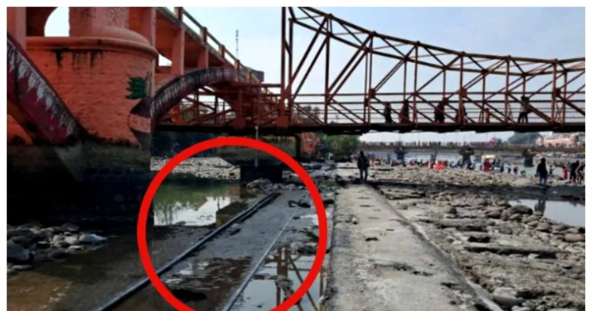 british-era-railway-track-found-in-ganga-canal_1200x630xt.jpg