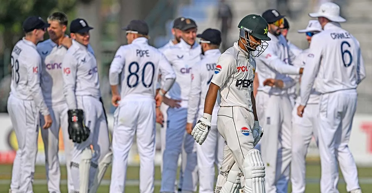 england-wicket-celebration-5.jpg