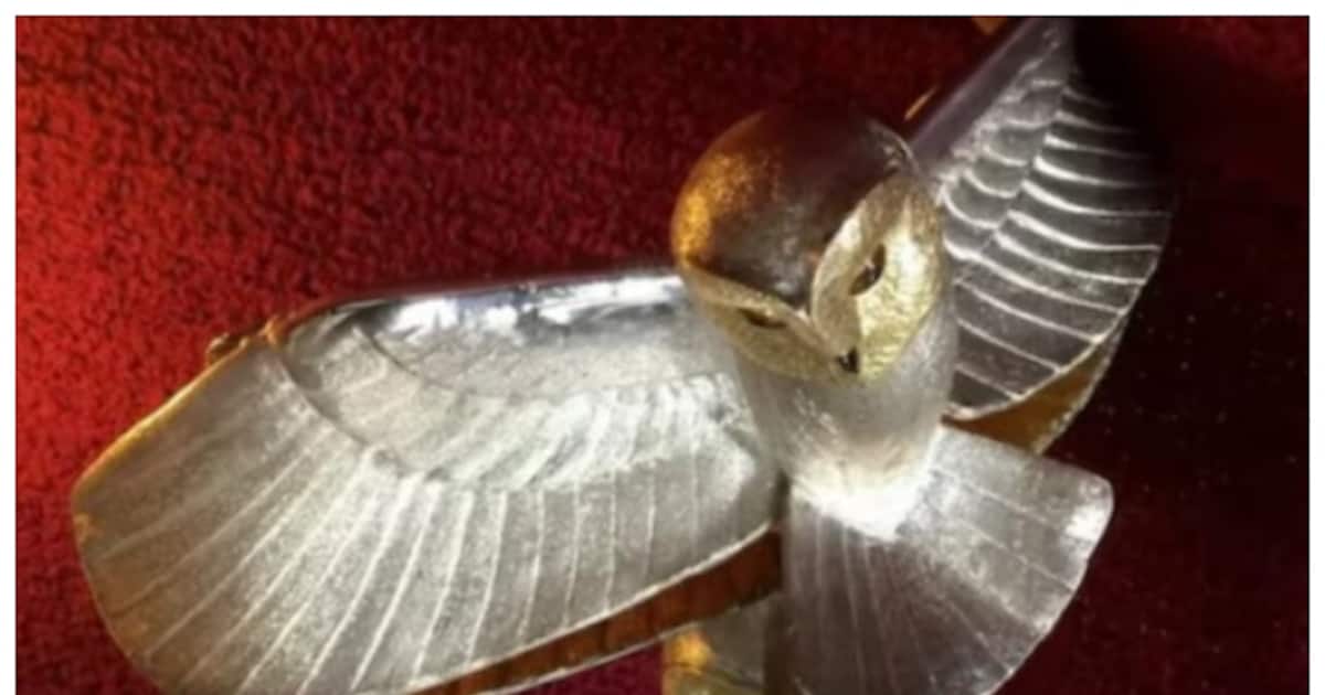 golden-owl-statue-in-france_1200x630xt.jpg