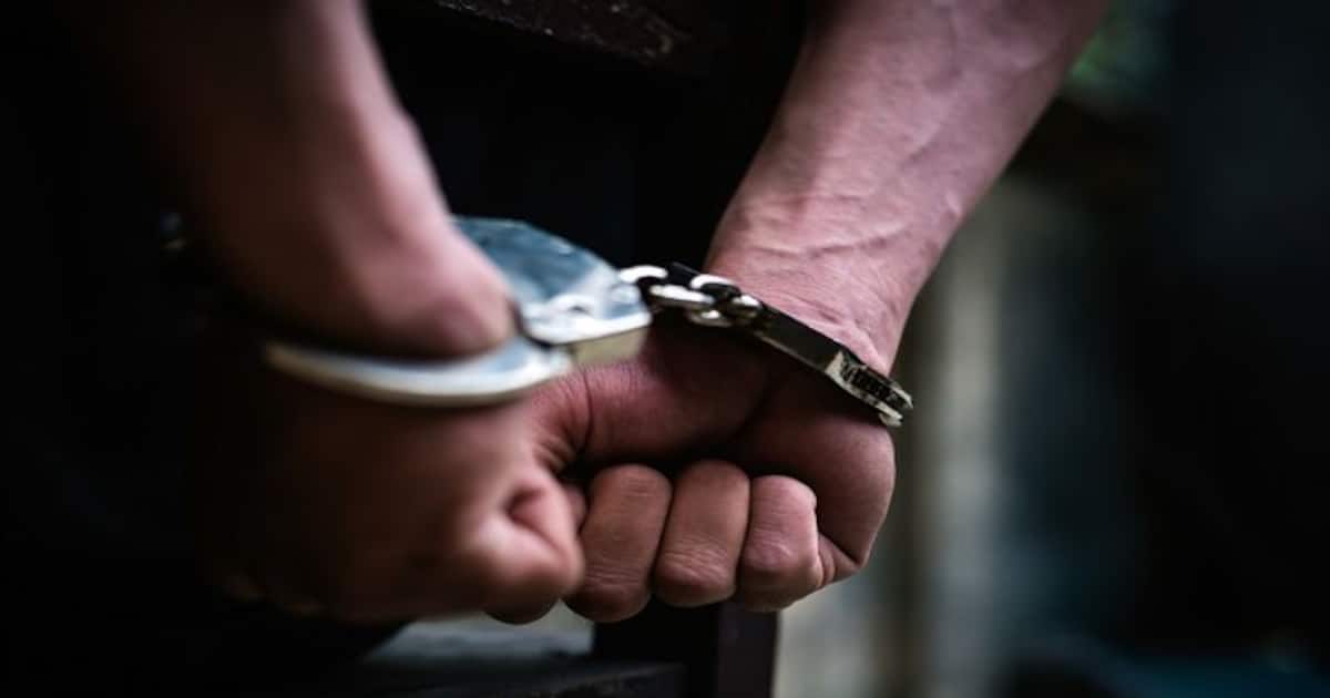handcuffs_1200x630xt.jpg