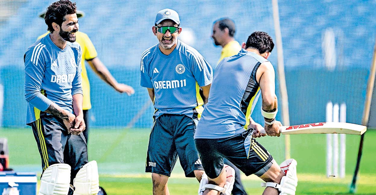 jadeja-gambhir-kohli.jpg