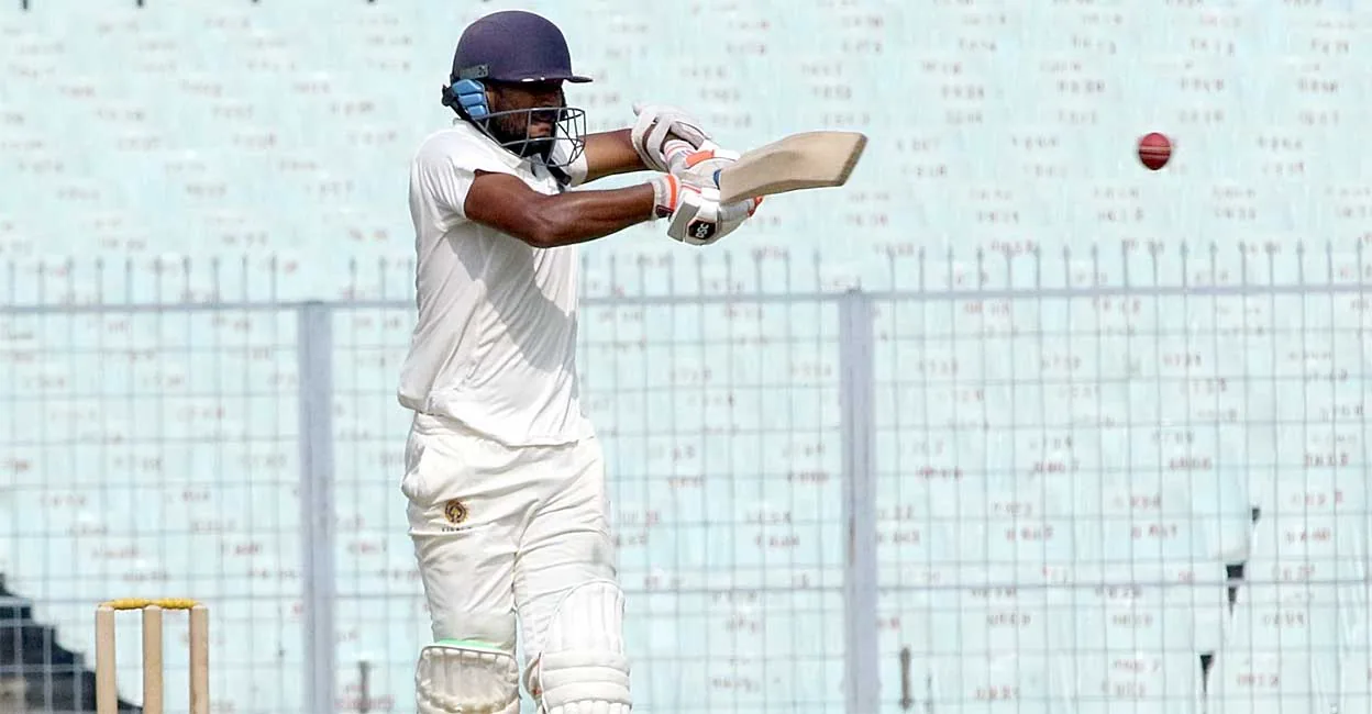 jalaj-saxena-batting.jpg
