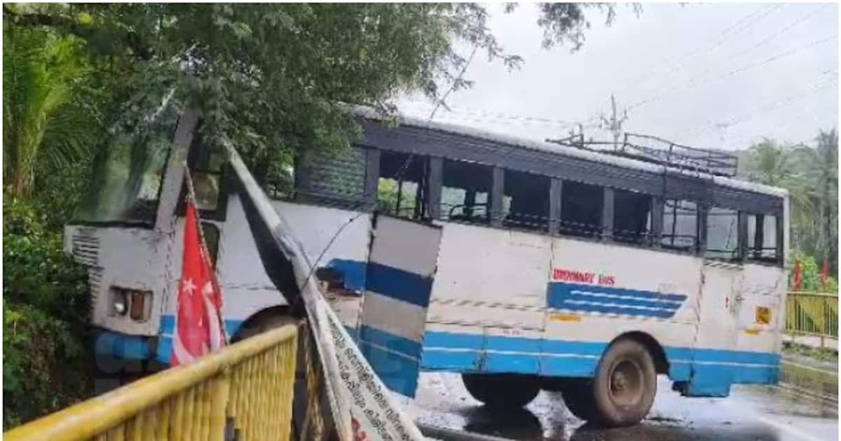 ksrtc-bus-accident-1-_1200x630xt.jpg