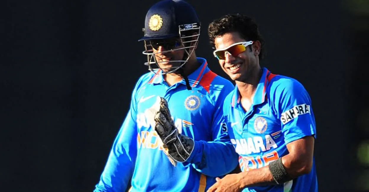manoj-tiwary-dhoni.jpg