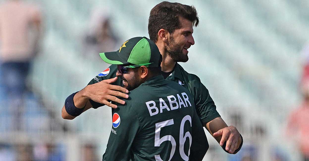 shaheen-afridi-babar-azam.jpg
