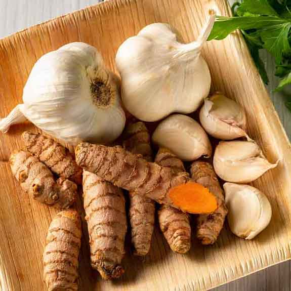 sq-turmeric-ginger-Maryia_K-Shutterstock.jpg