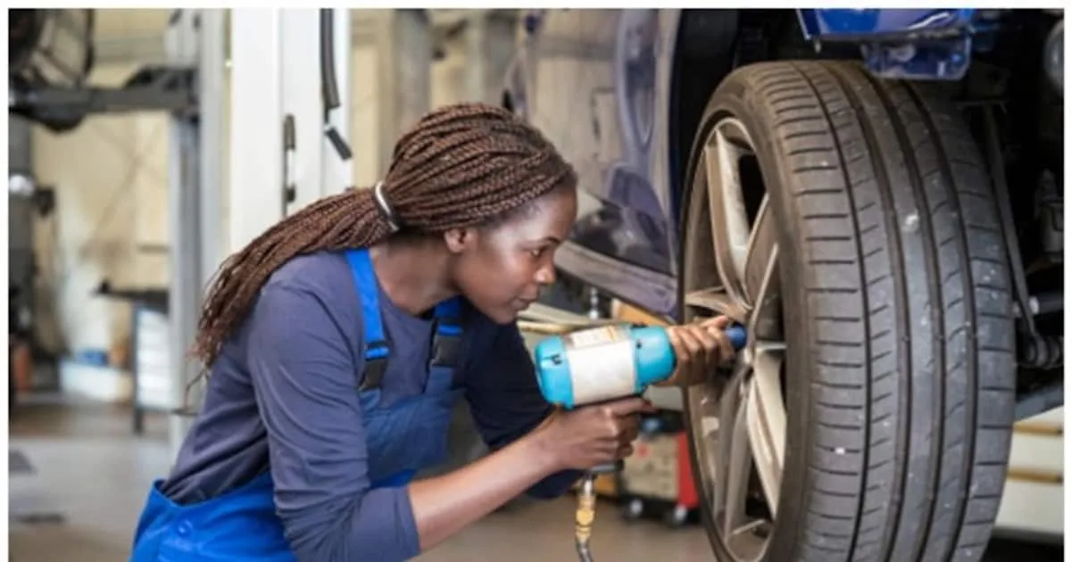 this-is-the-secret-of-why-are-tyres-only-black-in-color_1200x630xt.jpg