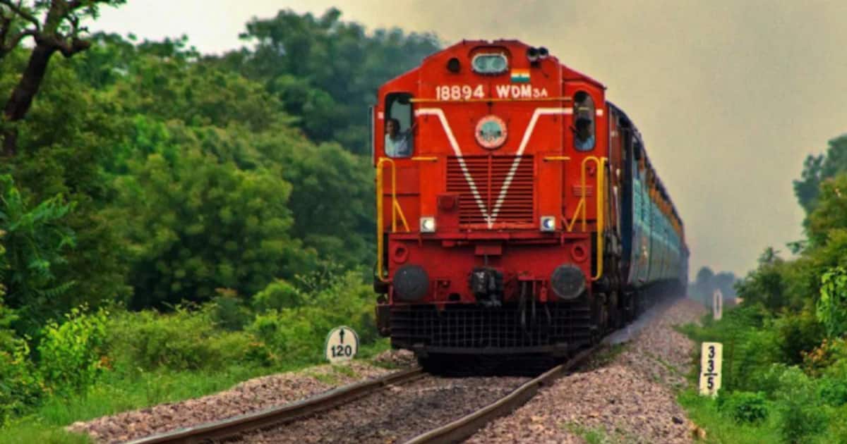 train-travel_1200x630xt.jpg