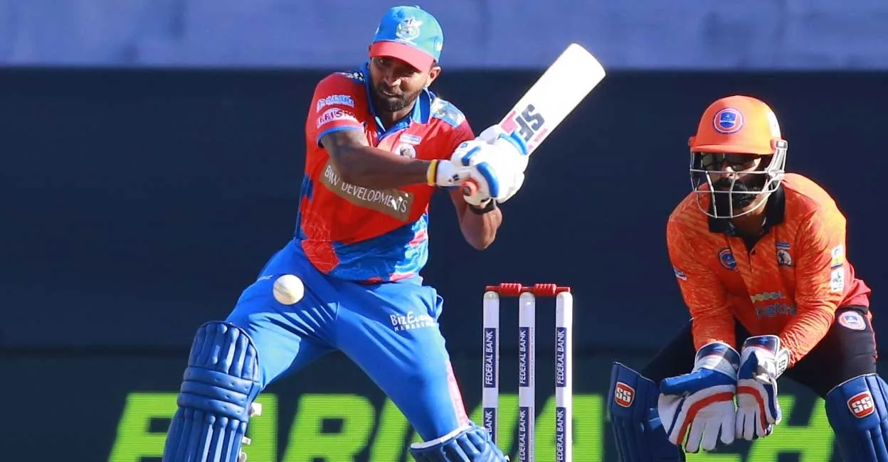 1731811476_sachin-baby-batting.jpg