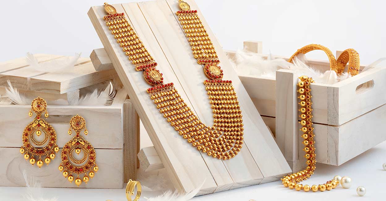 Gold-ornaments.jpg