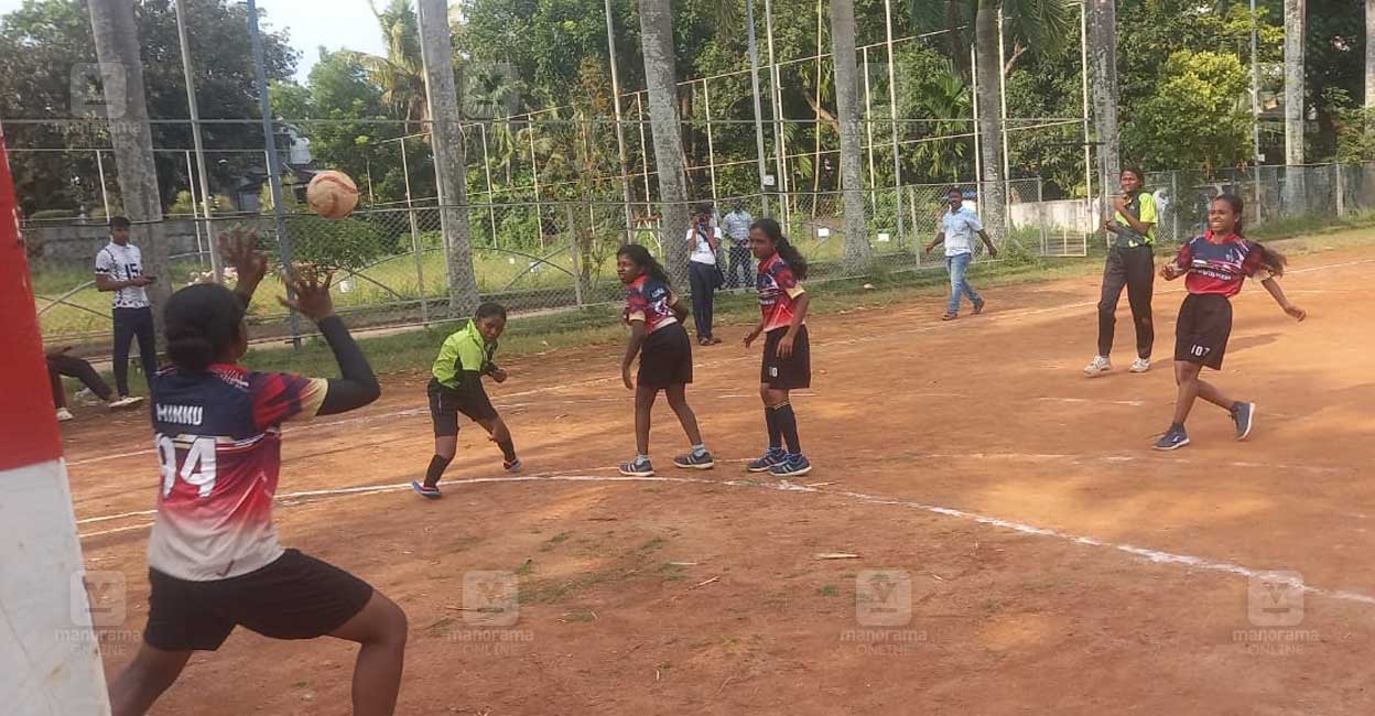 hand-ball-semi-final.jpg