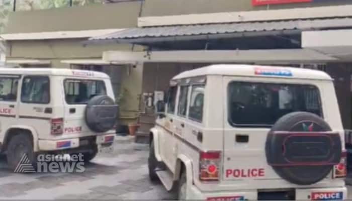 kerala-police-2-.png