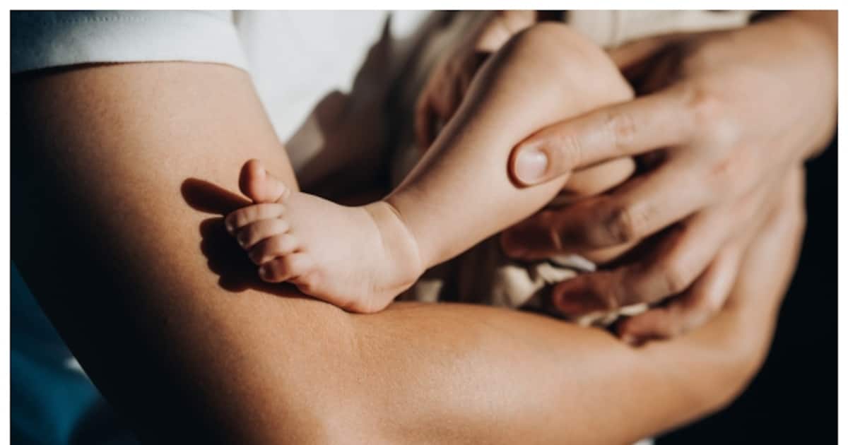 man-with-newborn-child_1200x630xt.jpg