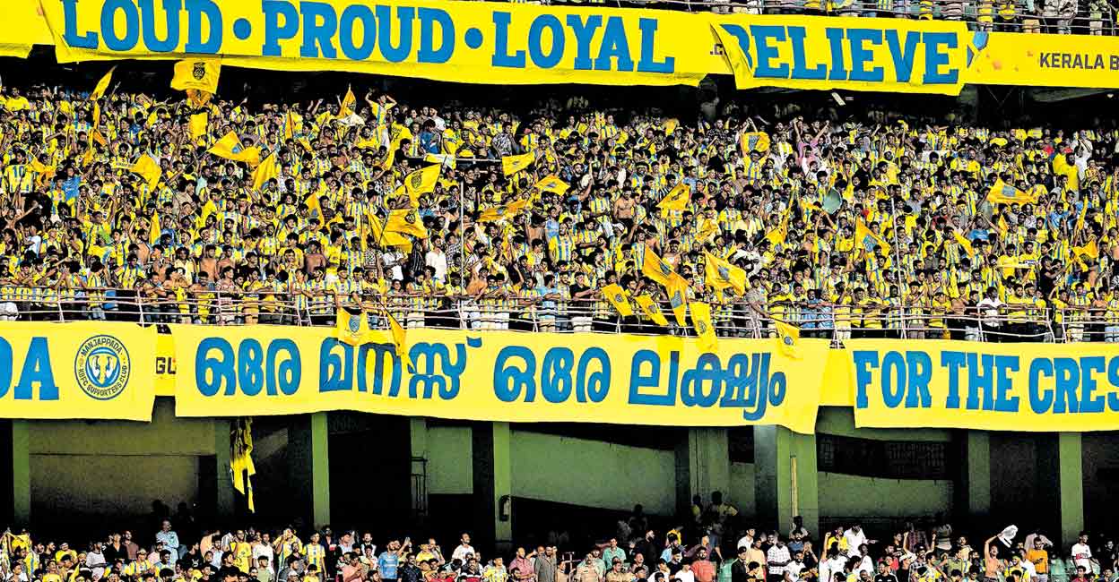 kerala-blasters-crowd.jpg