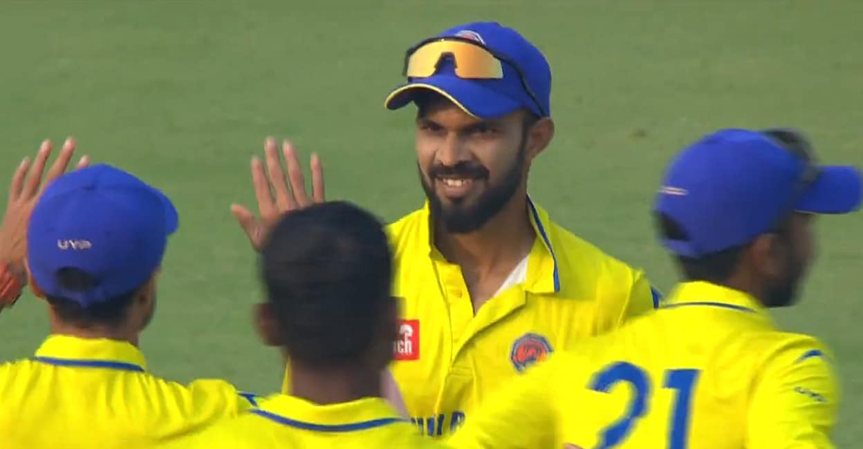 ruturaj-gaekwad-happy.jpg