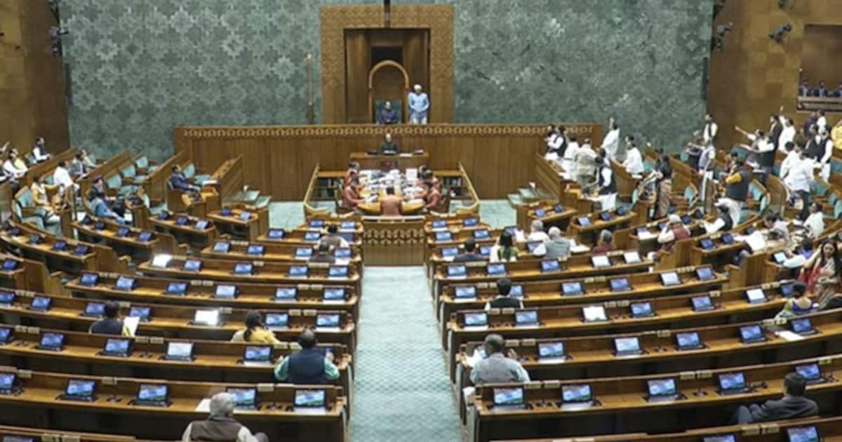 പാര്‍ലമെന്‍റിൽ ശക്തമായ പ്രതിഷേധം ഉയര്‍ത്തി പ്രതിപക്ഷം; വഖഫ് നിയമ ഭേദഗതിയിലെ ജെപിസി റിപ്പോര്‍ട്ടിന്