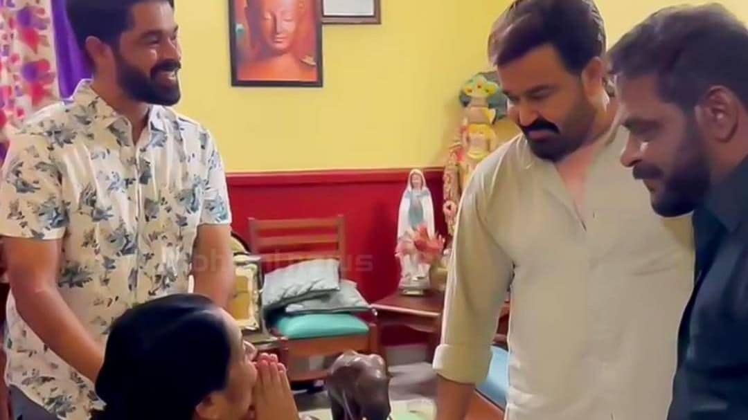 antony-perumbavoor-mohanlal-uma-thomas.jpg