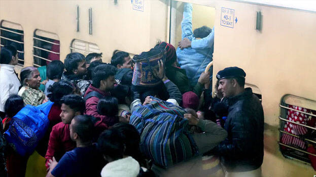 delhi-stampede.1.3142104.jpg