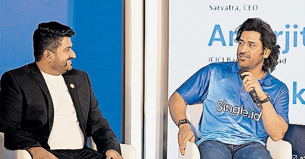 ms-dhoni-subash-manuel.jpg