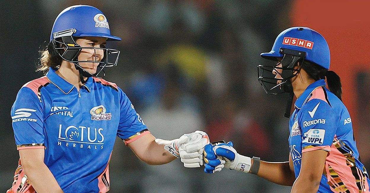 nat-harmanpreet-batting.jpg