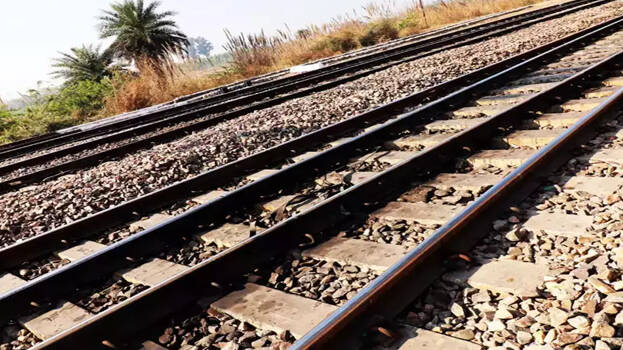 railway-track.1.3161106.jpg
