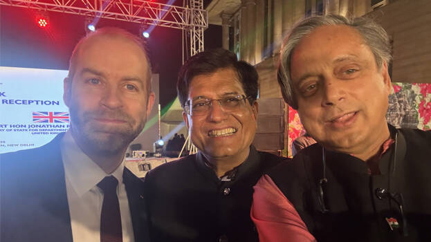 shashi-tharoor-.1.3156372.jpg
