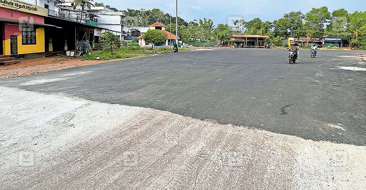 bharanikkavu-bus-stand.jpg