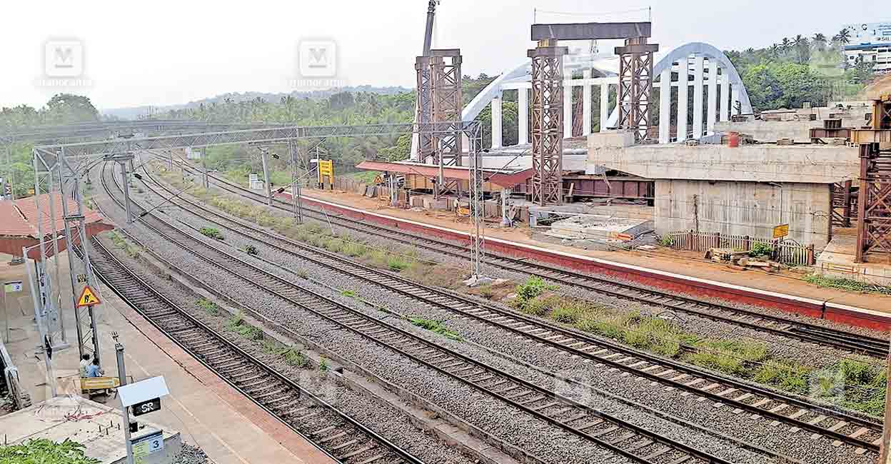 kuttipuram-railway.jpg
