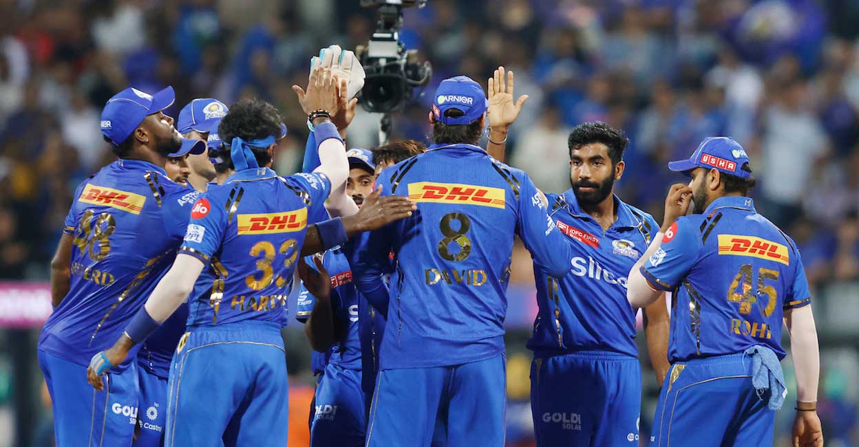 mumbai-indians-bumrah.jpg