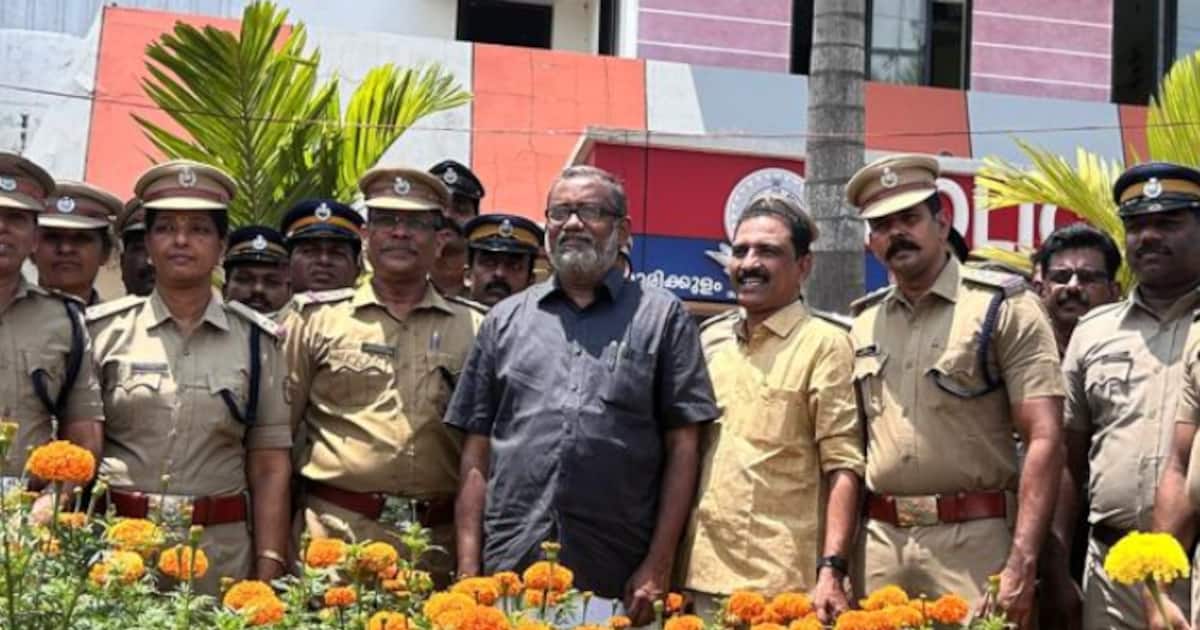ദേശീയപാത വഴി പോയാൽ മാരാരിക്കുളം പൊലീസ് സ്റ്റേഷനിലേക്ക് നോക്കാതെ പോകാനാകില്ല, ആ കാഴ്ച