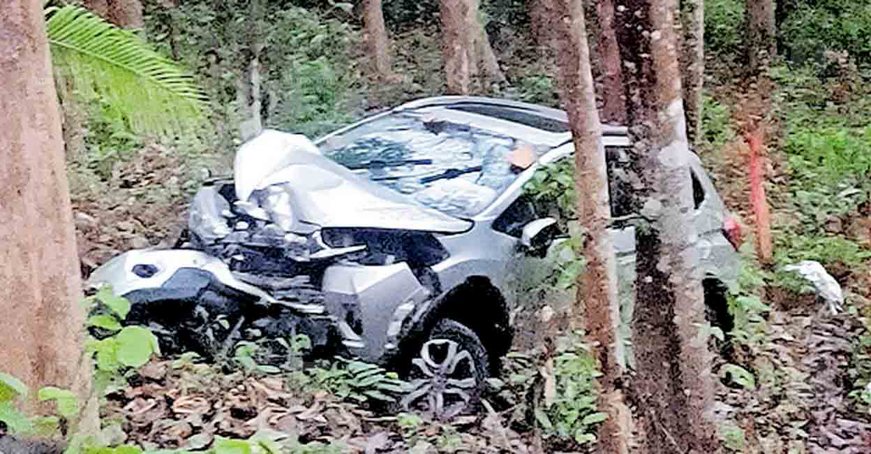 pathanamthitta-accident-car.jpg