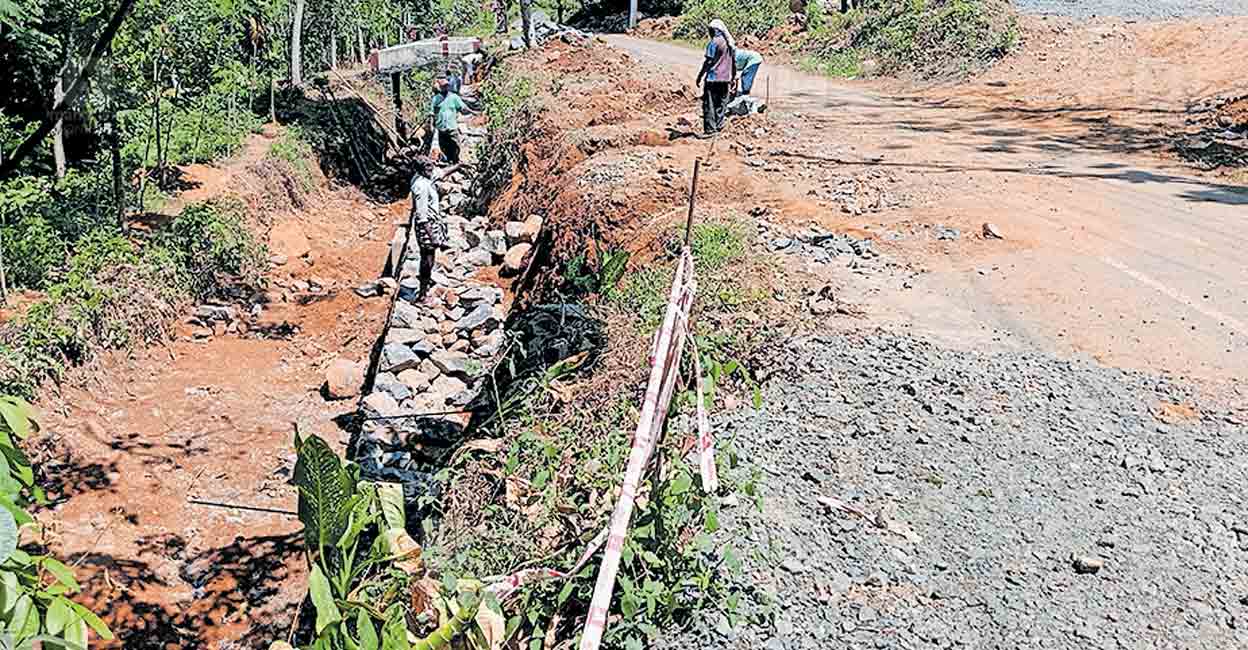 pathanamthitta-vadasserikkara-road.jpg