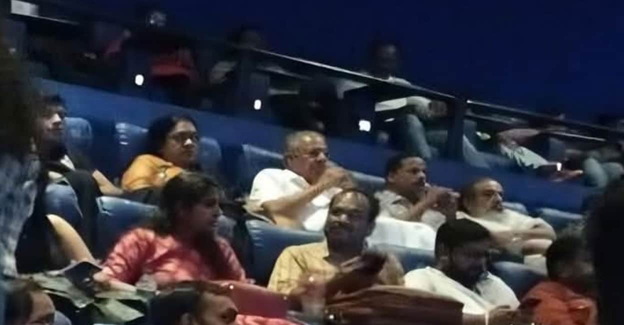 pinarayi-vijayan-empuraan.jpg