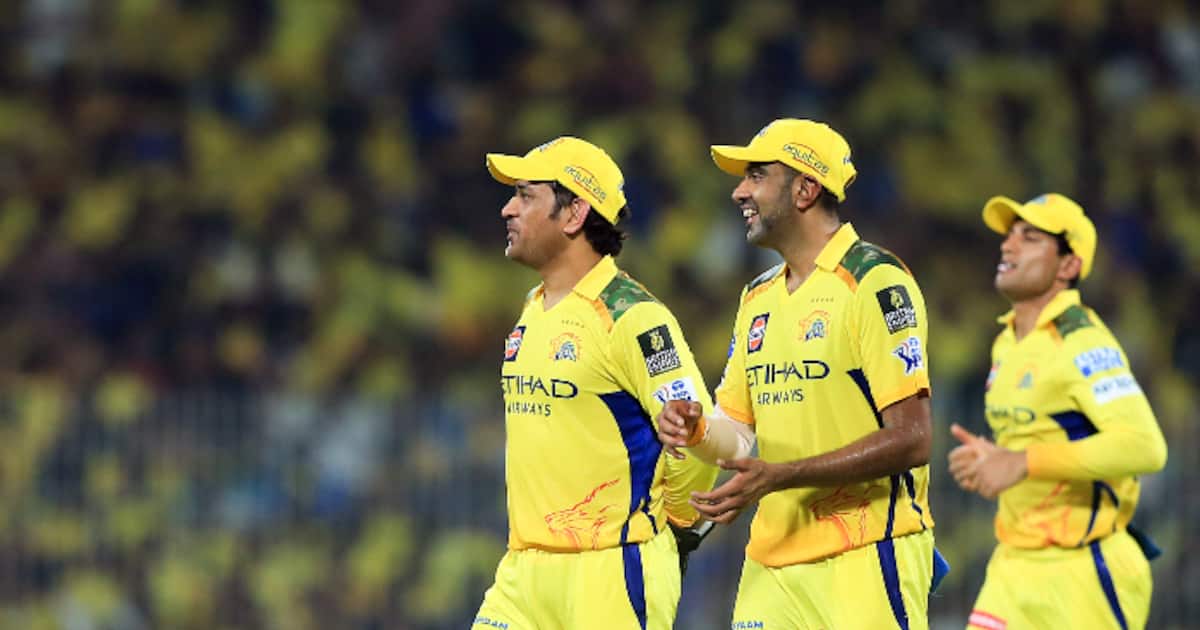 ravichandran-ashwin-and-ms-dhoni_1200x630xt.jpg