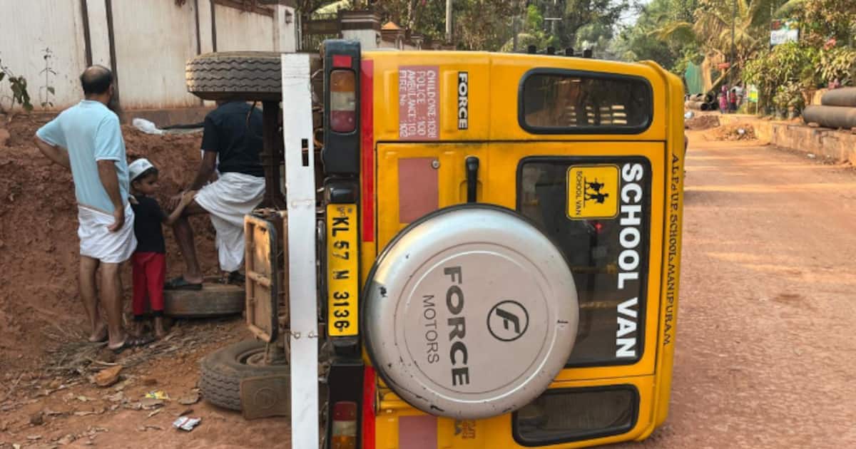സ്കൂള്‍ വാനിന്റെ ആക്സില്‍ ഒടിഞ്ഞതെന്ന് ഡ്രൈവർ; കോഴിക്കോട് അപകടത്തിൽ വിദ്യാര്‍ത്ഥികള്‍ക്കും ഡ്രൈവർക്കും പരിക്ക്