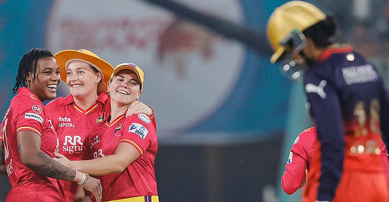smrith-mandhana-wicket-up-warriorz-celebration.jpg