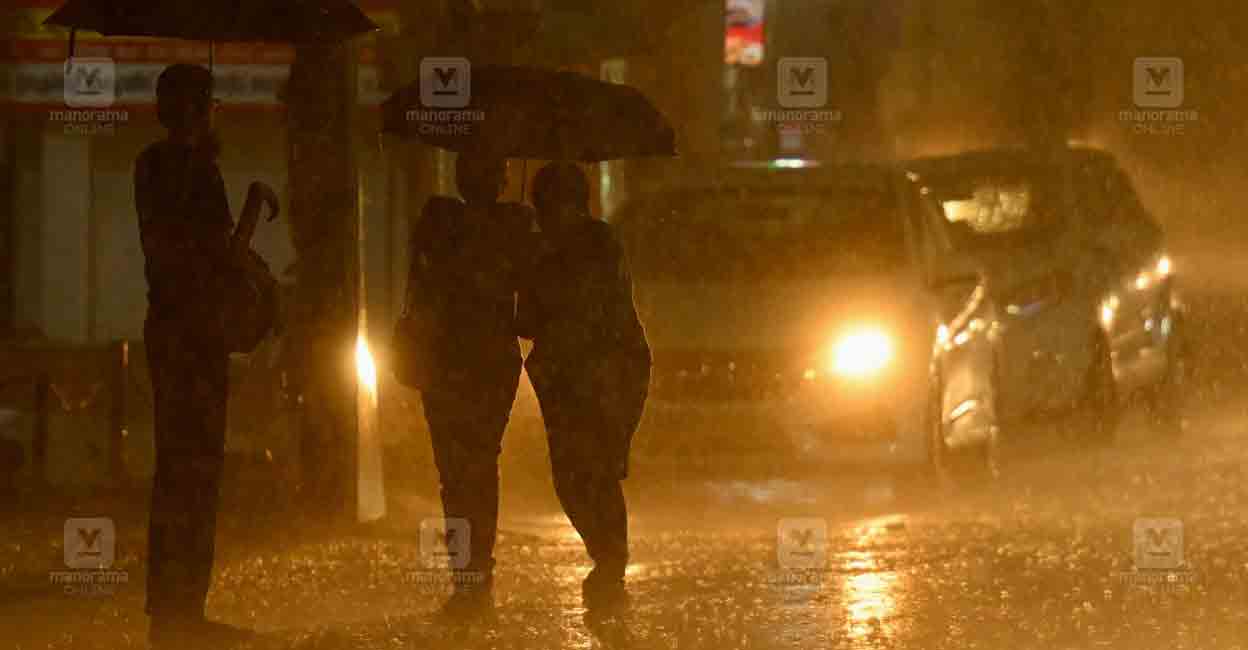 1744784419_kerala-summer-rain-1.jpg