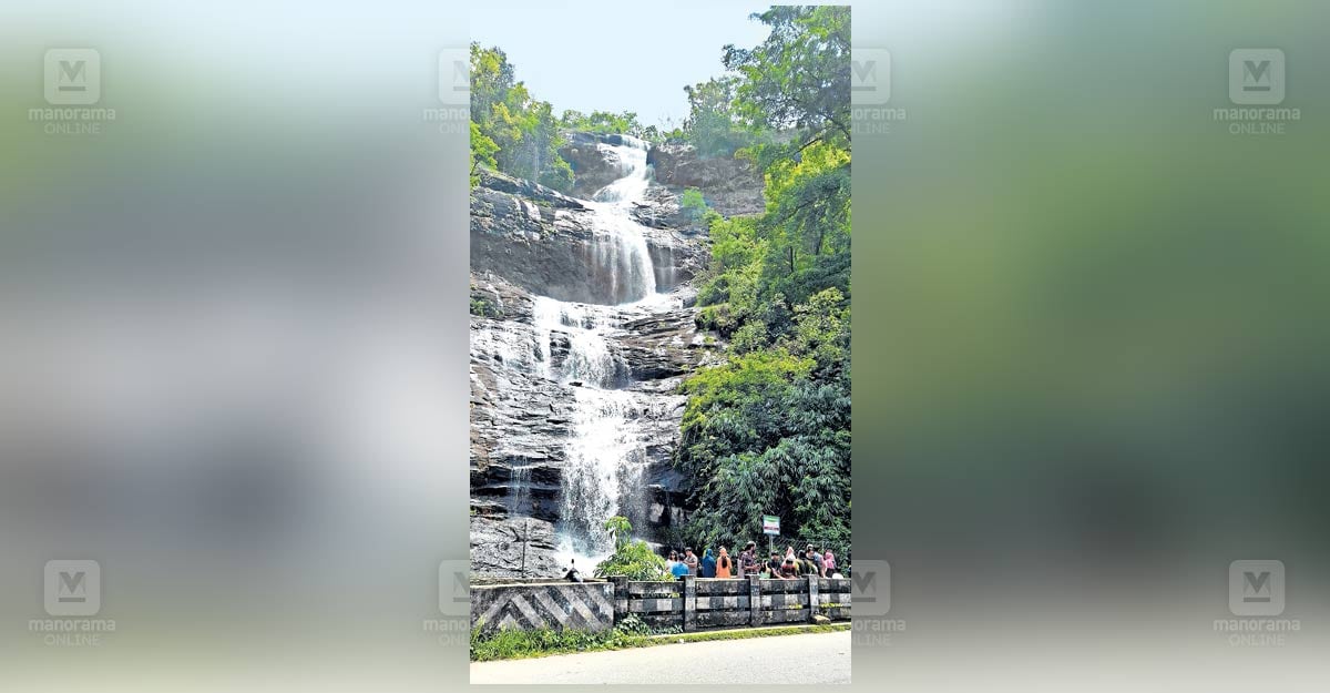 chiyappara-waterfall-kerala.jpg