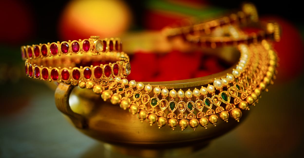 gold-main-business-1.jpg
