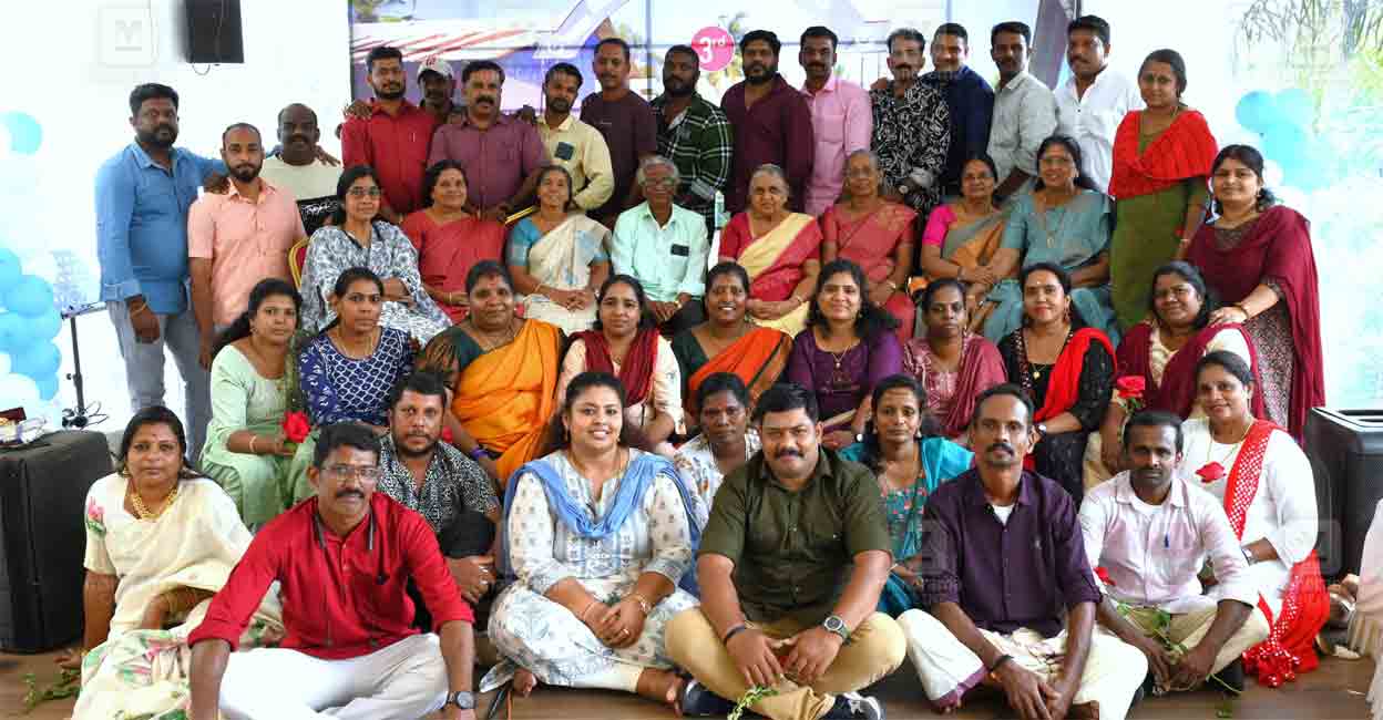 karikkakom-govt-hs-1998-batch-reunion-1.jpg