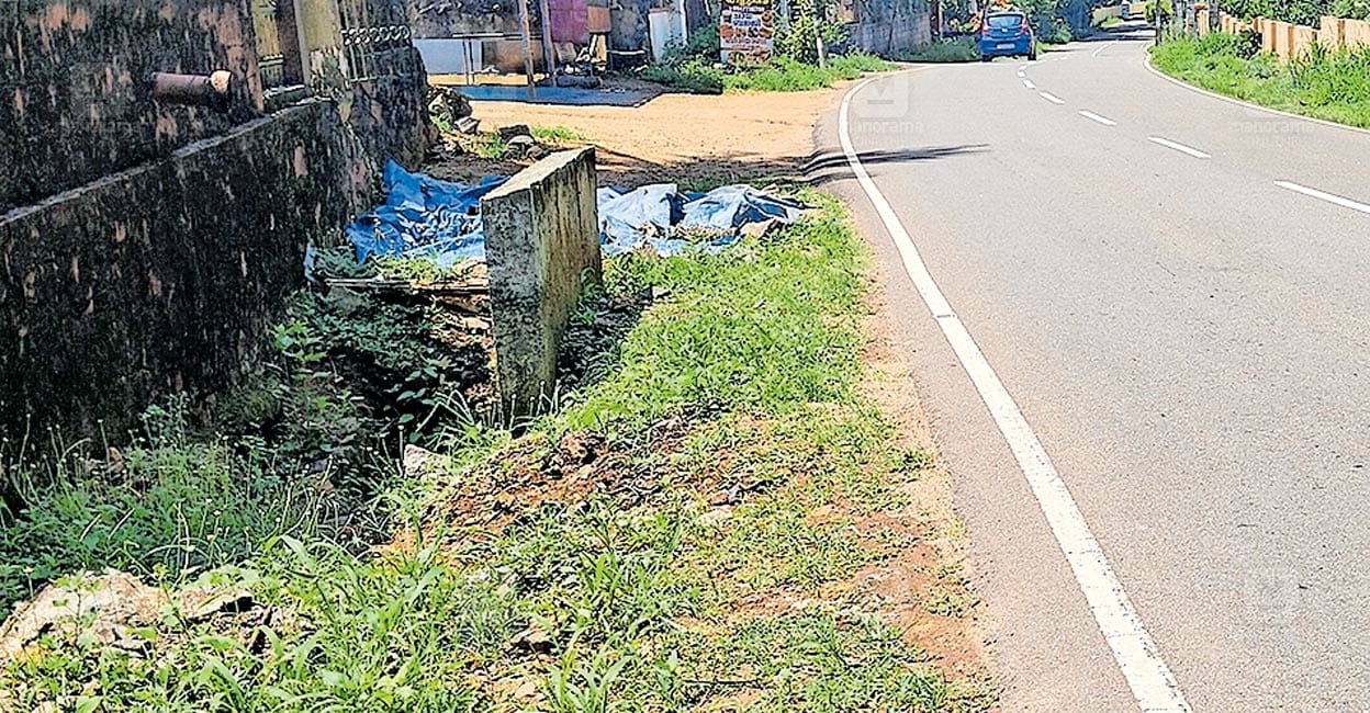 kottayam-kozhancheri-highway-waterlogging.jpg