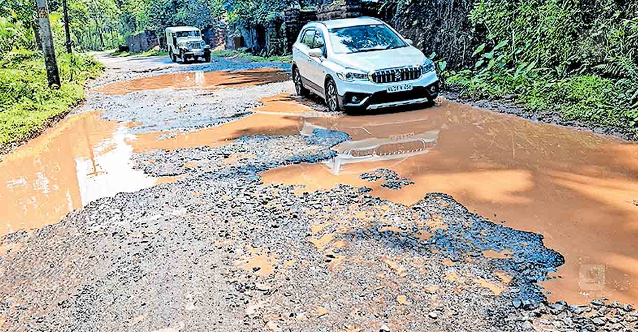 ns1-vilangad-rain-road.jpg