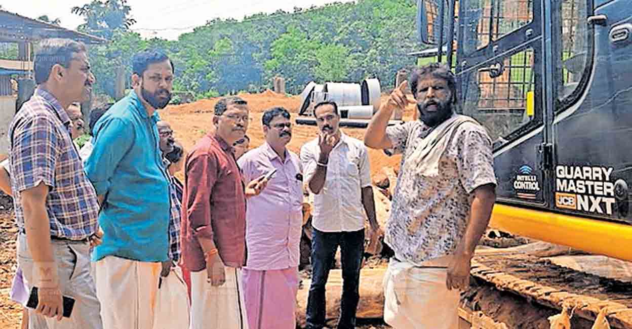palakkad-bjpcandidates-in-waste-plant-issue.jpg