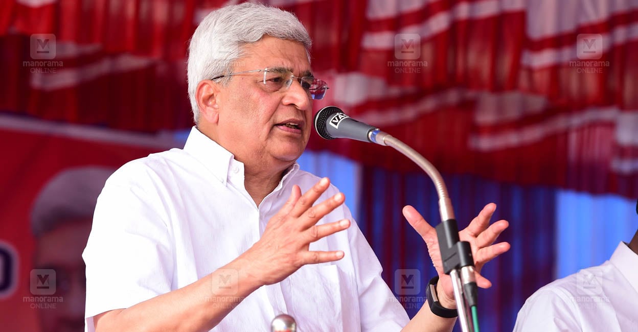 prakash-karat-three.jpg